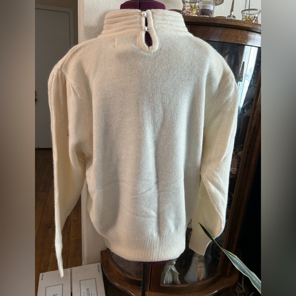 Elegant Cream Sweater with Embellishments - Picture 3 of 4